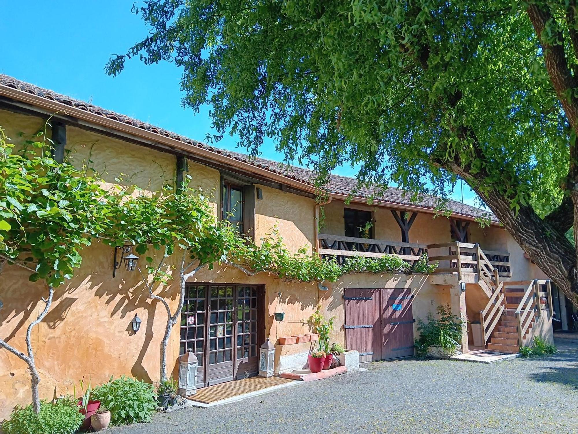 Gite Au Moulin Du Comte Bourrouillan Экстерьер фото