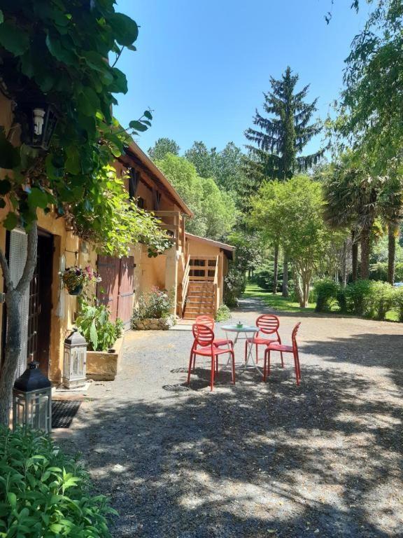 Gite Au Moulin Du Comte Bourrouillan Экстерьер фото